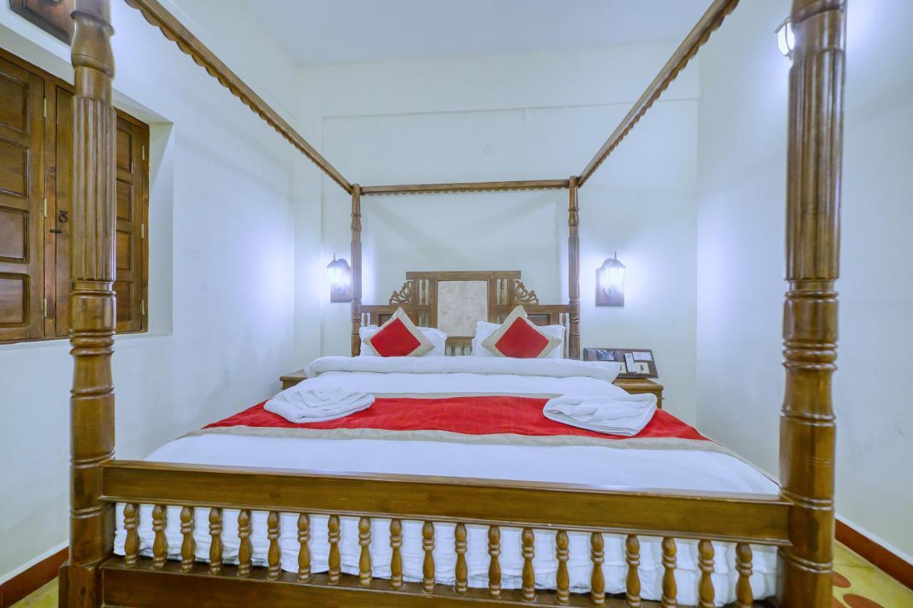 Hotel Windsor Castle Салем Экстерьер фото