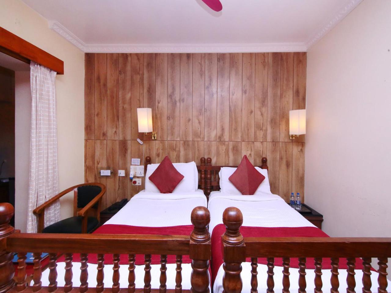 Hotel Windsor Castle Салем Экстерьер фото